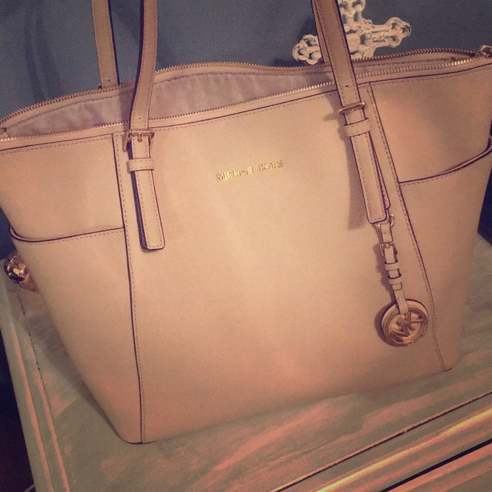 Michael Kors nude shoulder purse